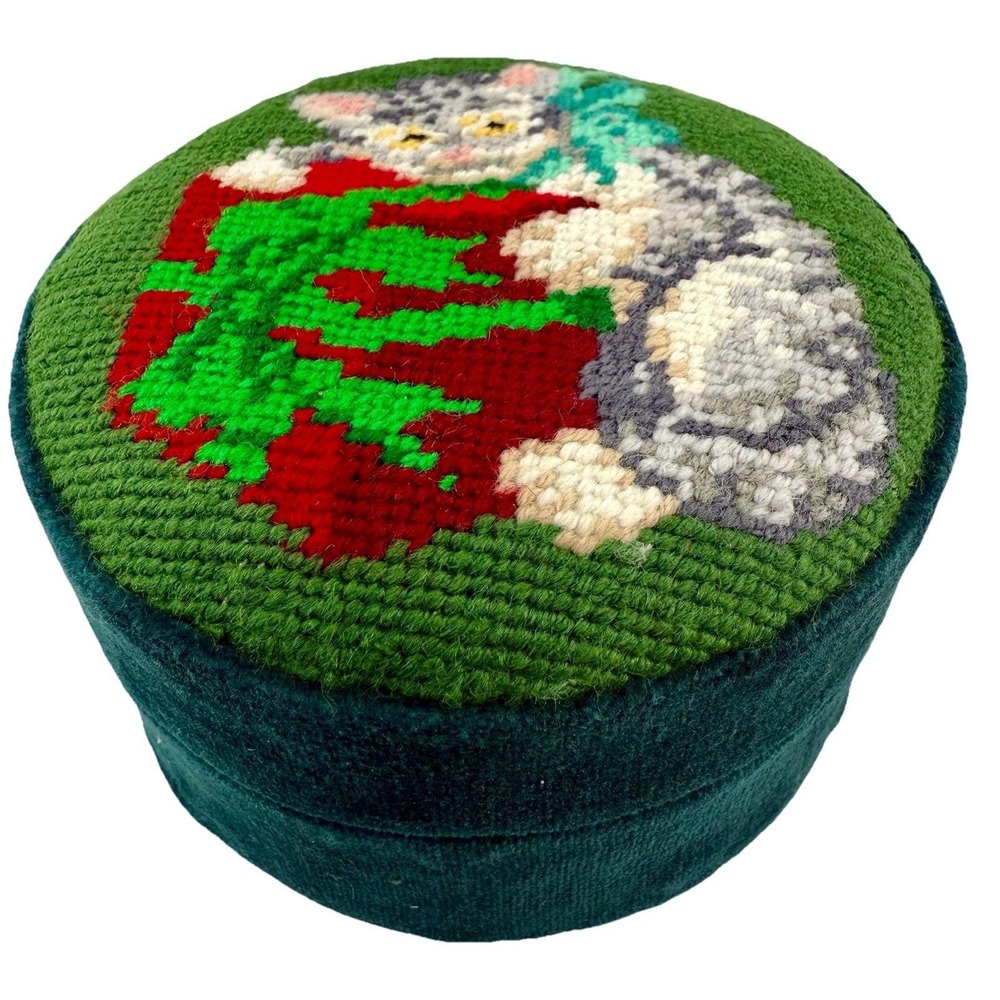 Needlepoint Cat‎ Christmas Gift Box Velvet Jewelry Trinket Storage 4" Round EUC
